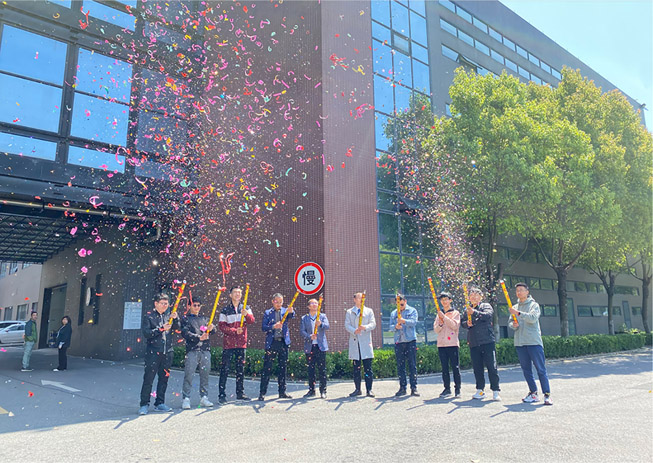 Celebrating the relocation of the factory to a new address